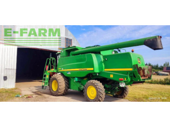 Moissonneuse-batteuse JOHN DEERE W660