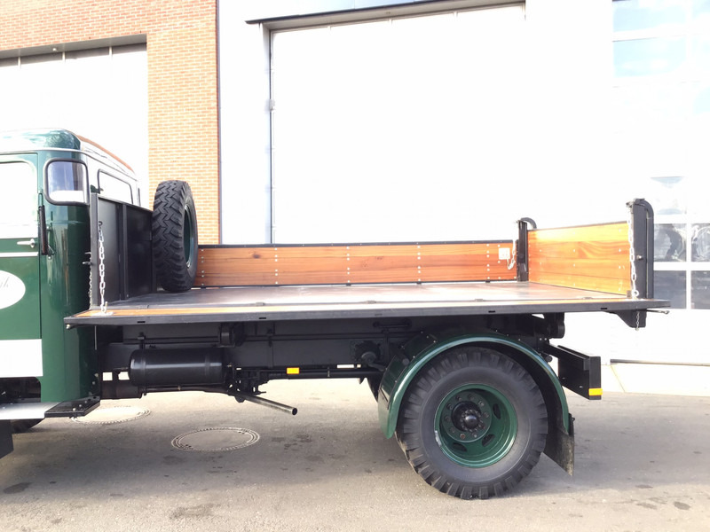 Camion benne Hogra 4x4 met Netam kipper