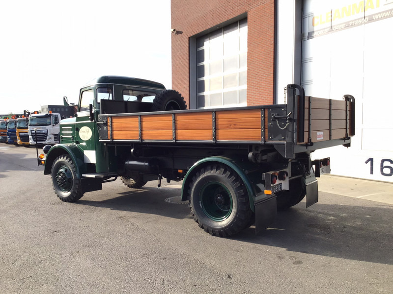 Camion benne Hogra 4x4 met Netam kipper