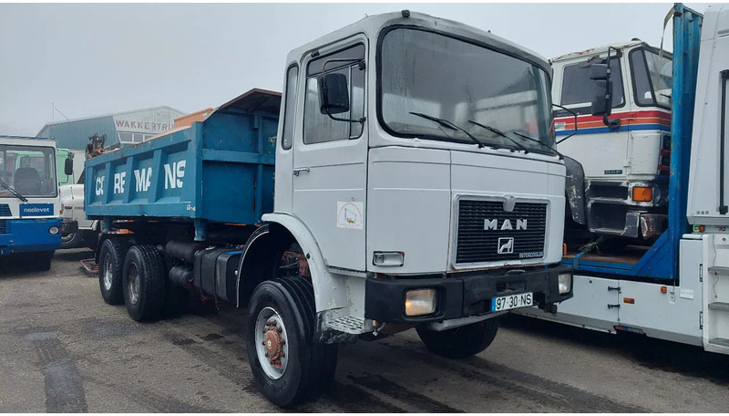 Camion benne MAN 26.331 6x6 Kipper Steel