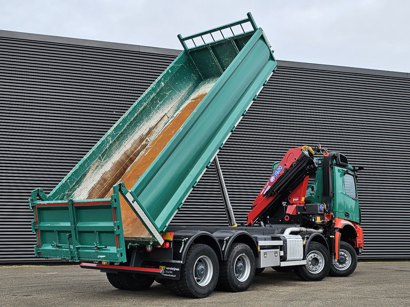 Camion benne Mercedes-Benz AROCS 4145 8X6 TIPPER + HMF CRANE