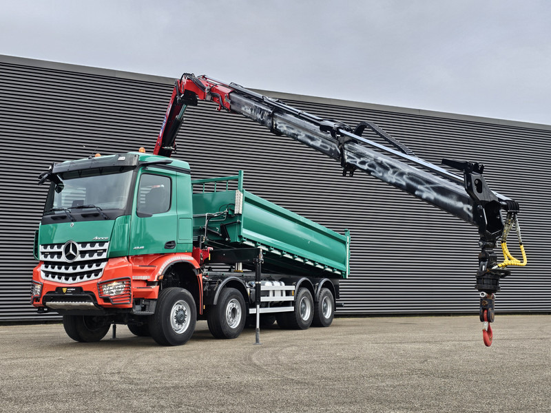 Camion benne Mercedes-Benz AROCS 4145 8X6 TIPPER + HMF CRANE