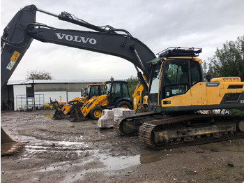 Pelle sur chenille VOLVO EC220DL