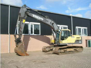 Pelle sur chenille VOLVO EC220DL