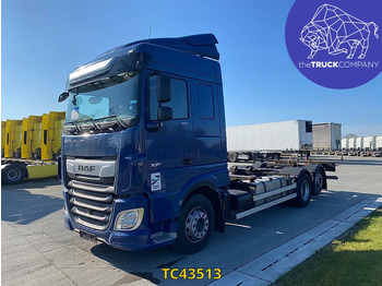 Camion porte-conteneur/ Caisse mobile DAF XF