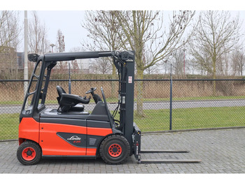 Linde E25 R-01 ROADSTER | DEMO | SIDESHIFT | FORK SPREADERS en leasing occasion Linde E25 R-01 ROADSTER | DEMO | SIDESHIFT | FORK SPREADERS