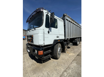 Camion plateau MAN 25.422