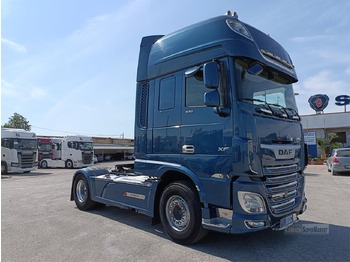 Tracteur routier DAF XF 530