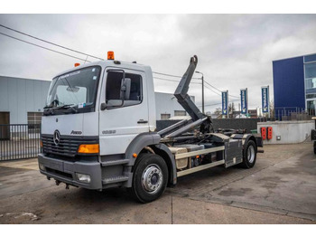 Camion ampliroll MERCEDES-BENZ Atego 1823