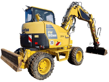 Pelle sur pneus KOMATSU