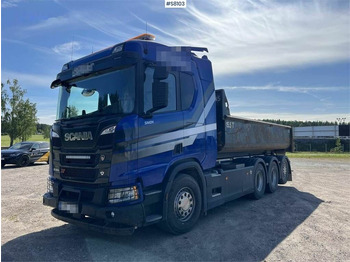 Camion ampliroll SCANIA R 580