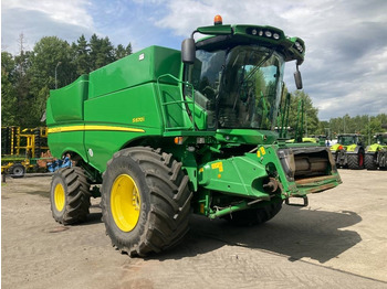 Moissonneuse-batteuse JOHN DEERE S670