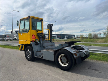 Tracteur portuaire Terberg YT220