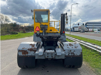 Tracteur portuaire Terberg YT220