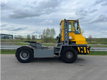 Tracteur portuaire Terberg YT220