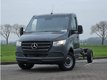 Véhicule utilitaire MERCEDES-BENZ Sprinter 317