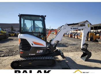 Mini pelle BOBCAT E26