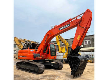 Pelle sur chenille DOOSAN DX225