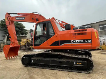 Pelle sur chenille used original Korea Doosan 20 ton excavator with cheap price and  good condition DOOSAN Dx220LC-9e