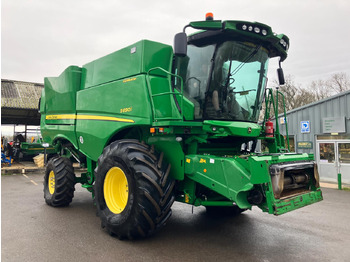 Moissonneuse-batteuse JOHN DEERE S690