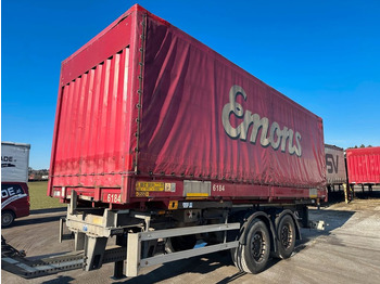 Camion à rideaux coulissants