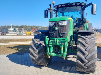 Tracteur agricole JOHN DEERE 6215R