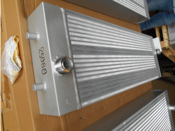 Radiateur d'huile CASE