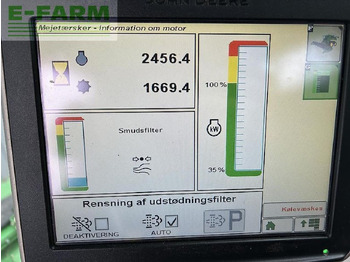 Moissonneuse-batteuse John Deere s690