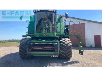 Moissonneuse-batteuse John Deere s690i