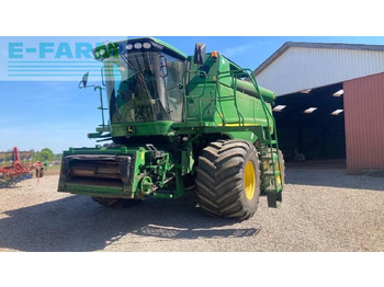 Moissonneuse-batteuse JOHN DEERE S690