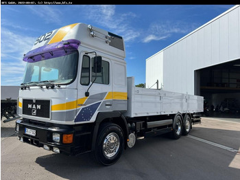 Camion plateau MAN F90