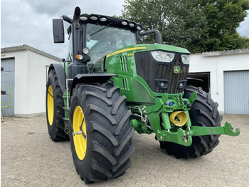 Tracteur agricole John Deere 6215R