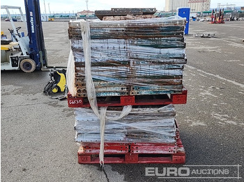 Matériel de chantier Pallet of Shuttering Plate 50x50 (2 of) / Palet Chapas Encofrar