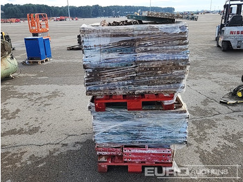 Matériel de chantier Pallet of Shuttering Plate 50x50 (2 of) / Palet Chapas Encofrar