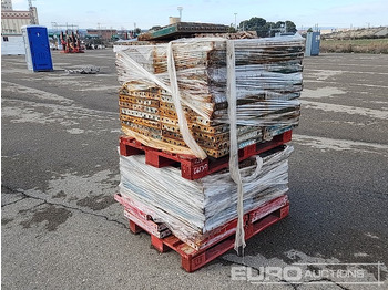 Matériel de chantier Pallet of Shuttering Plate 50x50 (2 of) / Palet Chapas Encofrar