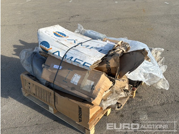 Matériel de chantier Pallet of Various Types of Sandpaper