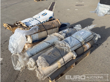 Matériel de chantier Pallet of Various Types of Sandpaper