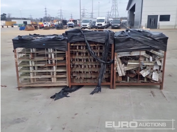 Matériel de chantier Stillage of Metal Heras Fencing Feet (6 of)