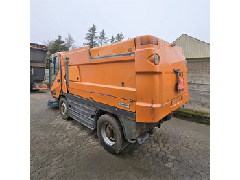 Balayeuse de voirie Johnston Sweepers CX400