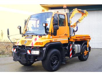 Véhicule de voirie/ Spécial Mercedes-Benz Unimog U 400/TÜV/Hydrostat/Mähtür +MULAG MHU 800