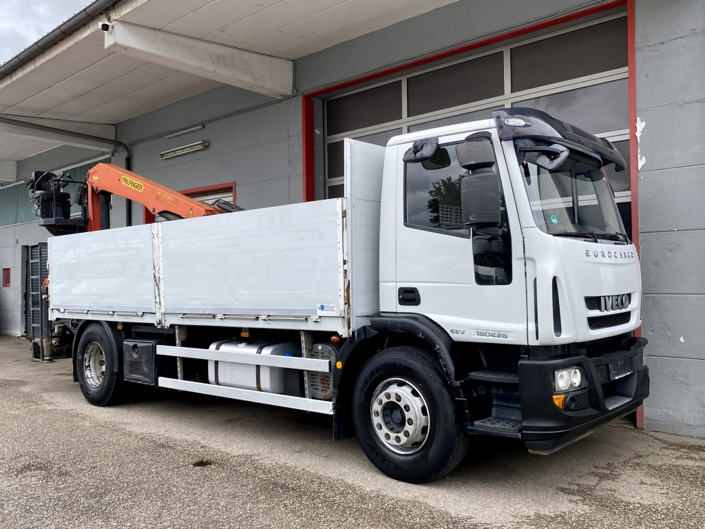 Camion plateau, Camion grue Iveco EuroCargo ML180E28 EEV Palfinger PK12001L AHK