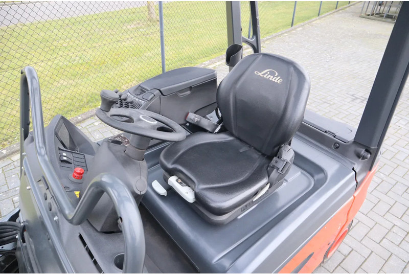 Linde E25 R-01 ROADSTER | DEMO | SIDESHIFT | FORK SPREADERS en leasing occasion Linde E25 R-01 ROADSTER | DEMO | SIDESHIFT | FORK SPREADERS