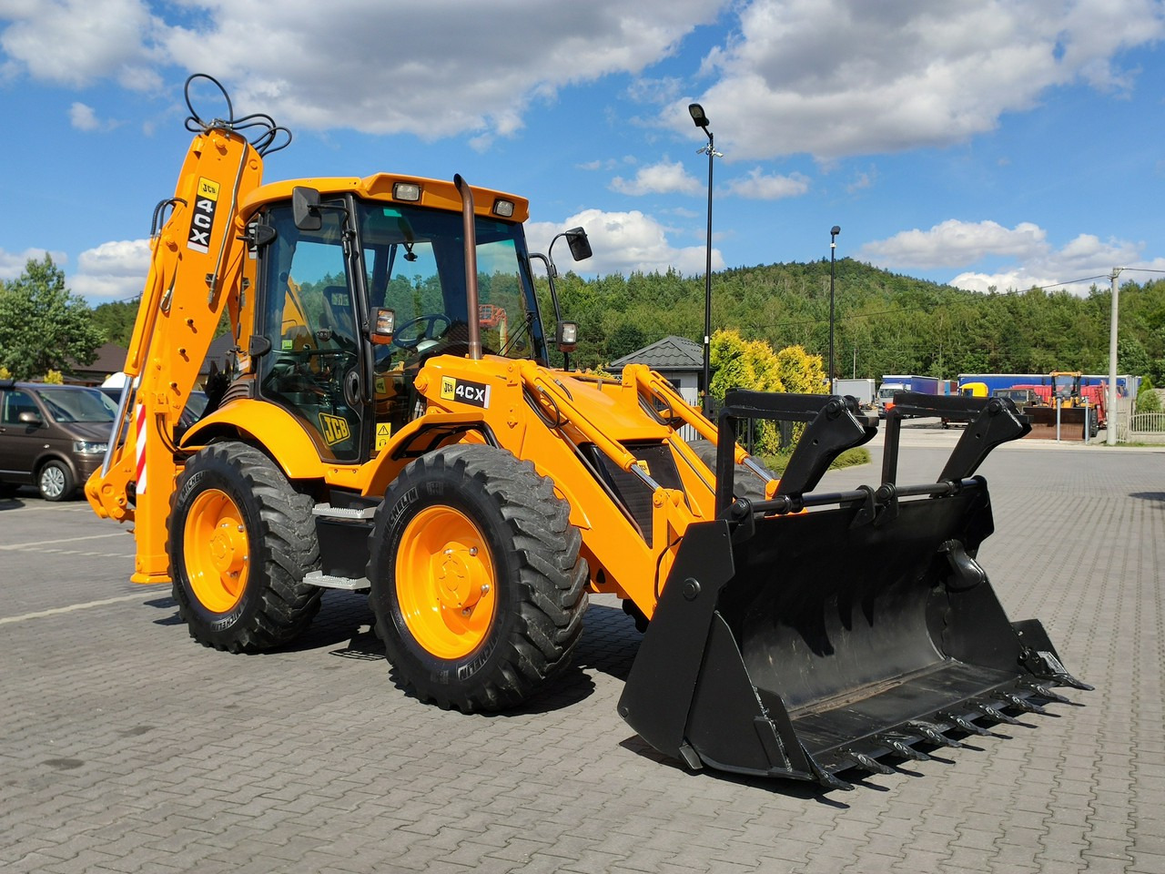 Tractopelle JCB 4CX Równe Koła Powershift Po Pełnym Tulejowaniu