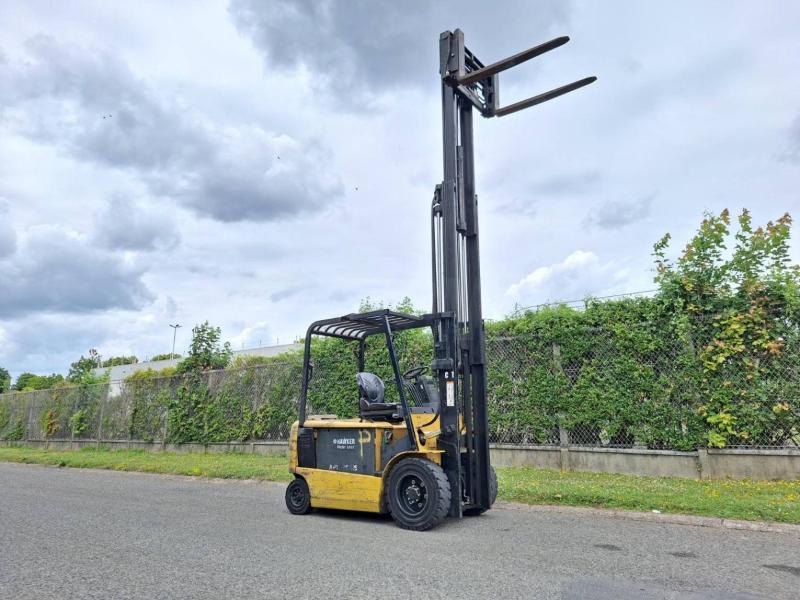 Chariot élévateur électrique Caterpillar EP30K