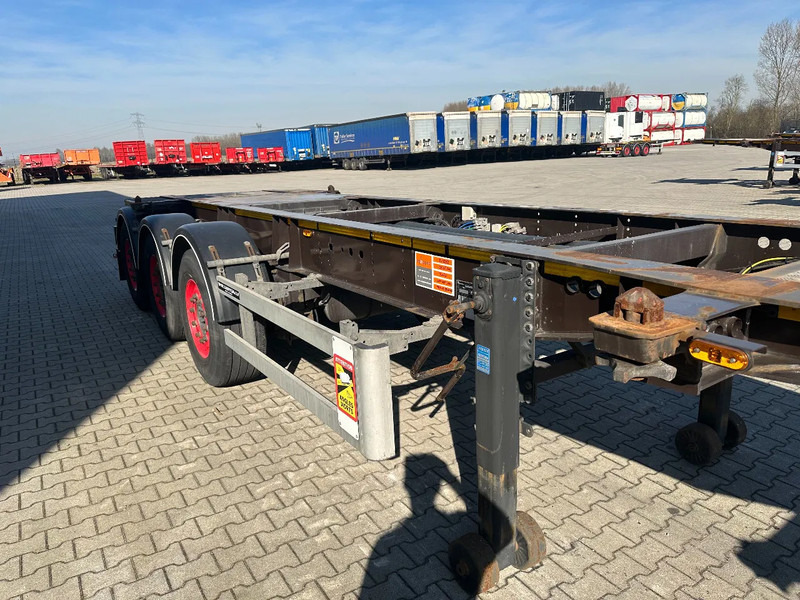 Semi-remorque porte-conteneur/ Caisse mobile Burg 20FT ADR (EX/II, EX/III, FL, AT) chassis, leeggewicht: 3.690kg, SAF INTRADISC, 2x liftas, NL-chassis, APK/ADR: 10-2025