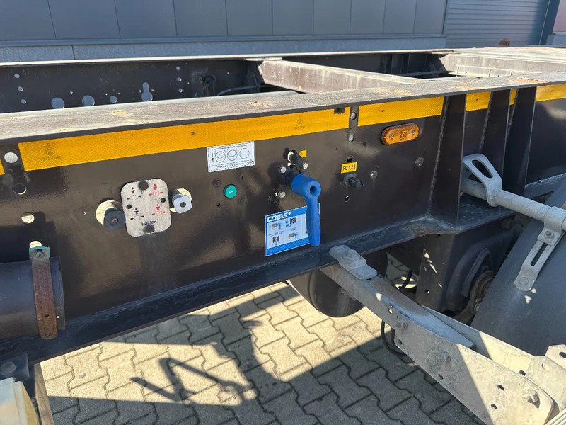 Semi-remorque porte-conteneur/ Caisse mobile Burg 20FT ADR (EX/II, EX/III, FL, AT) chassis, leeggewicht: 3.690kg, SAF INTRADISC, 2x liftas, NL-chassis, APK/ADR: 10-2025