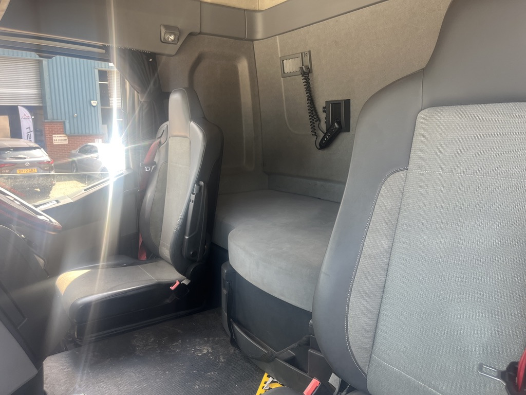 Tracteur routier Renault T Range 460 6x2 Tractor Unit: photos 6 Tracteur routier Renault T Range 460 6x2 Tractor Unit: photos 6