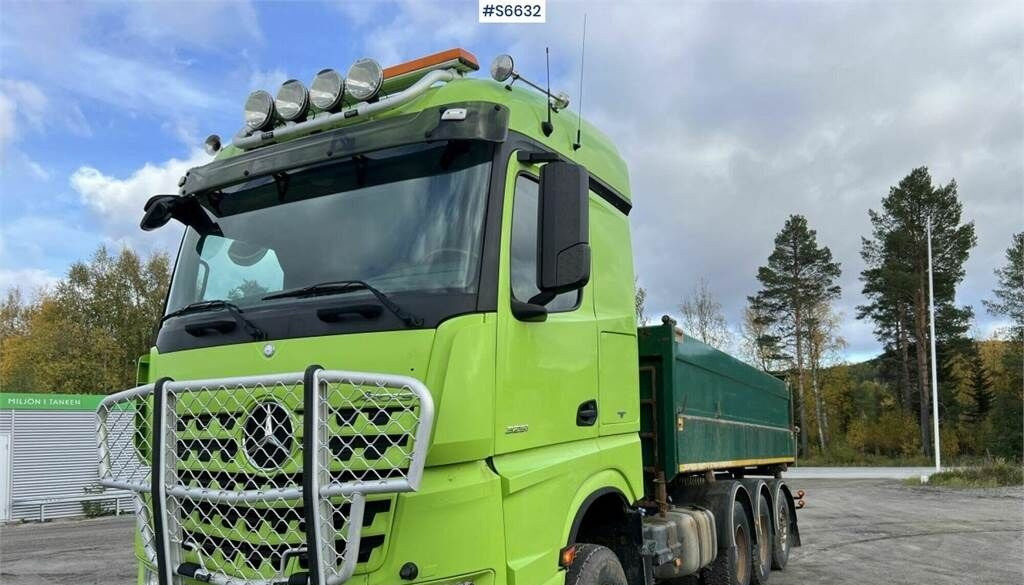 Camion benne Mercedes-Benz Arocs Gravel Truck (SEE VIDEO)