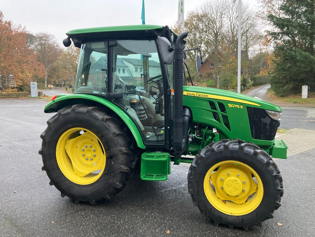 Tracteur agricole neuf John Deere 5075E