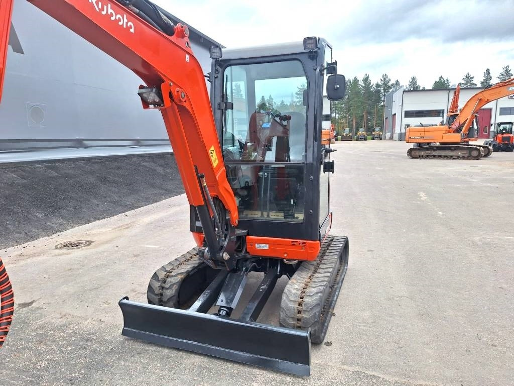 Mini pelle Kubota U27-4 KALLISTAJALLA, HUOLLETTU